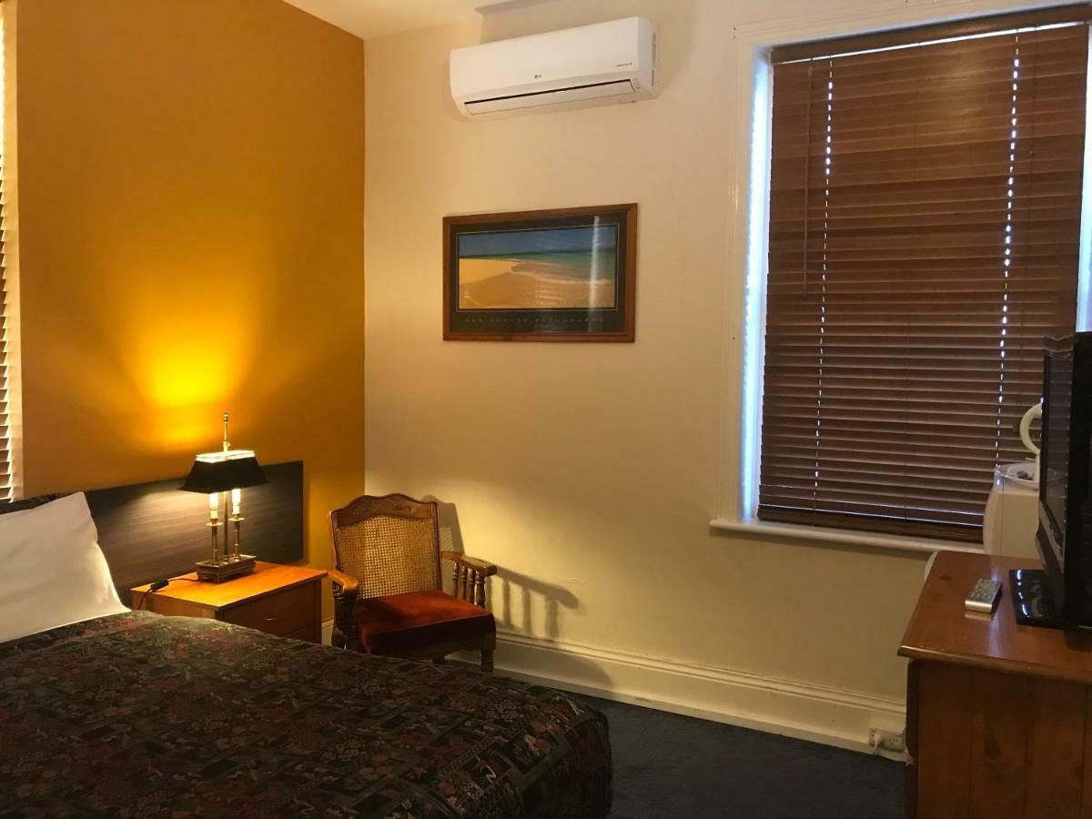 Terrace Central B&B Hotel Fremantle Exterior photo